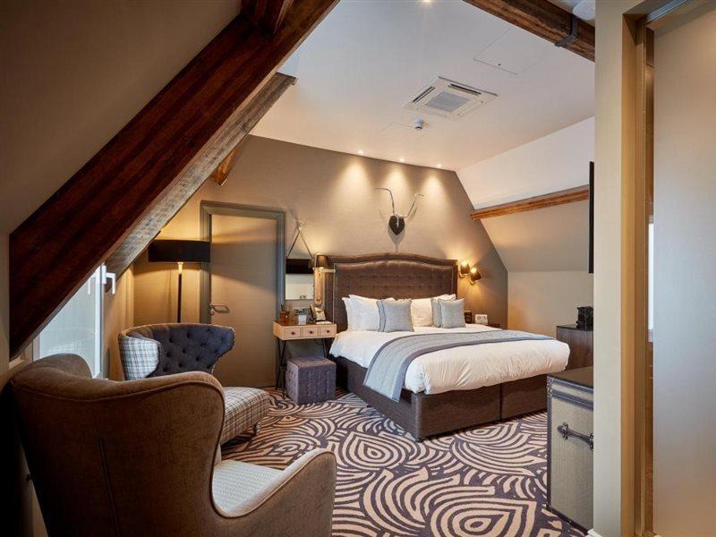 ออดเฟลโลว์ ออน เดอะ พาร์ค Hotel ชีเดิล ภายนอก รูปภาพ A room at The Swan