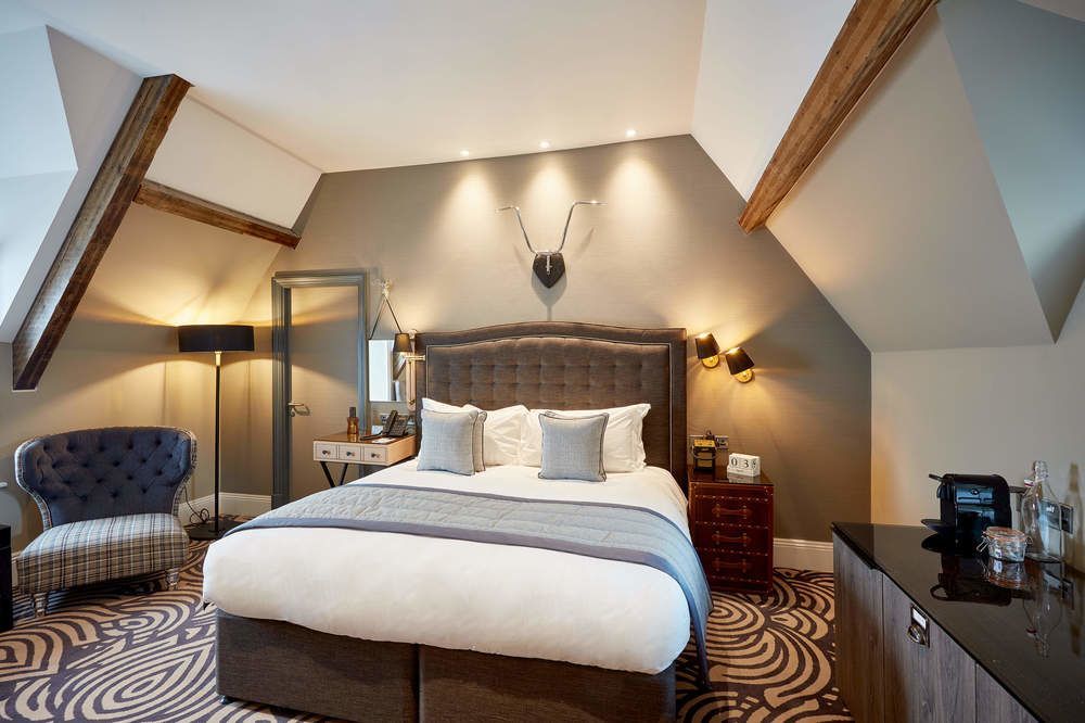 ออดเฟลโลว์ ออน เดอะ พาร์ค Hotel ชีเดิล ภายนอก รูปภาพ A bedroom at The Ivy Collection