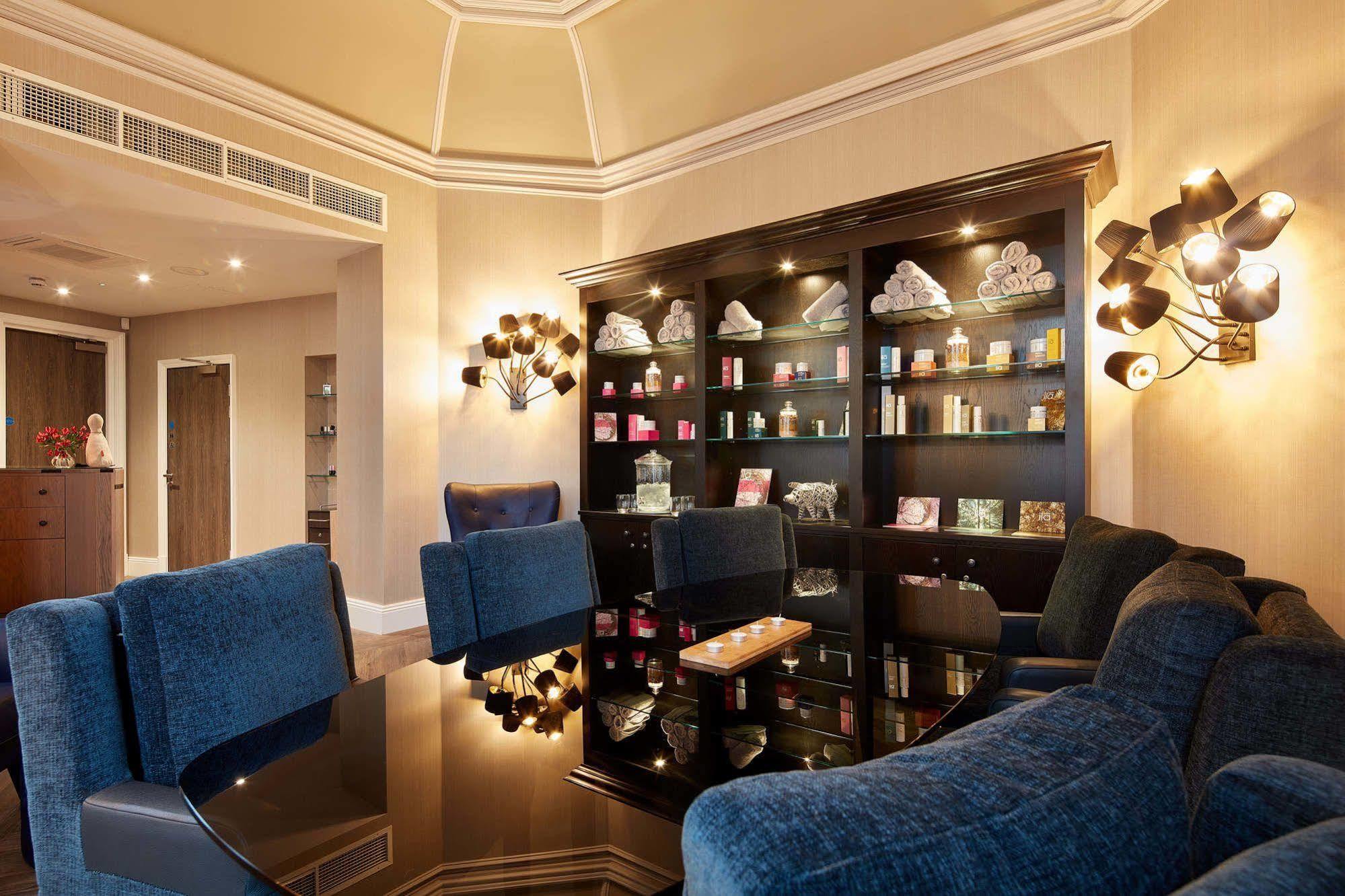 ออดเฟลโลว์ ออน เดอะ พาร์ค Hotel ชีเดิล ภายนอก รูปภาพ The Spa at The Dorchester