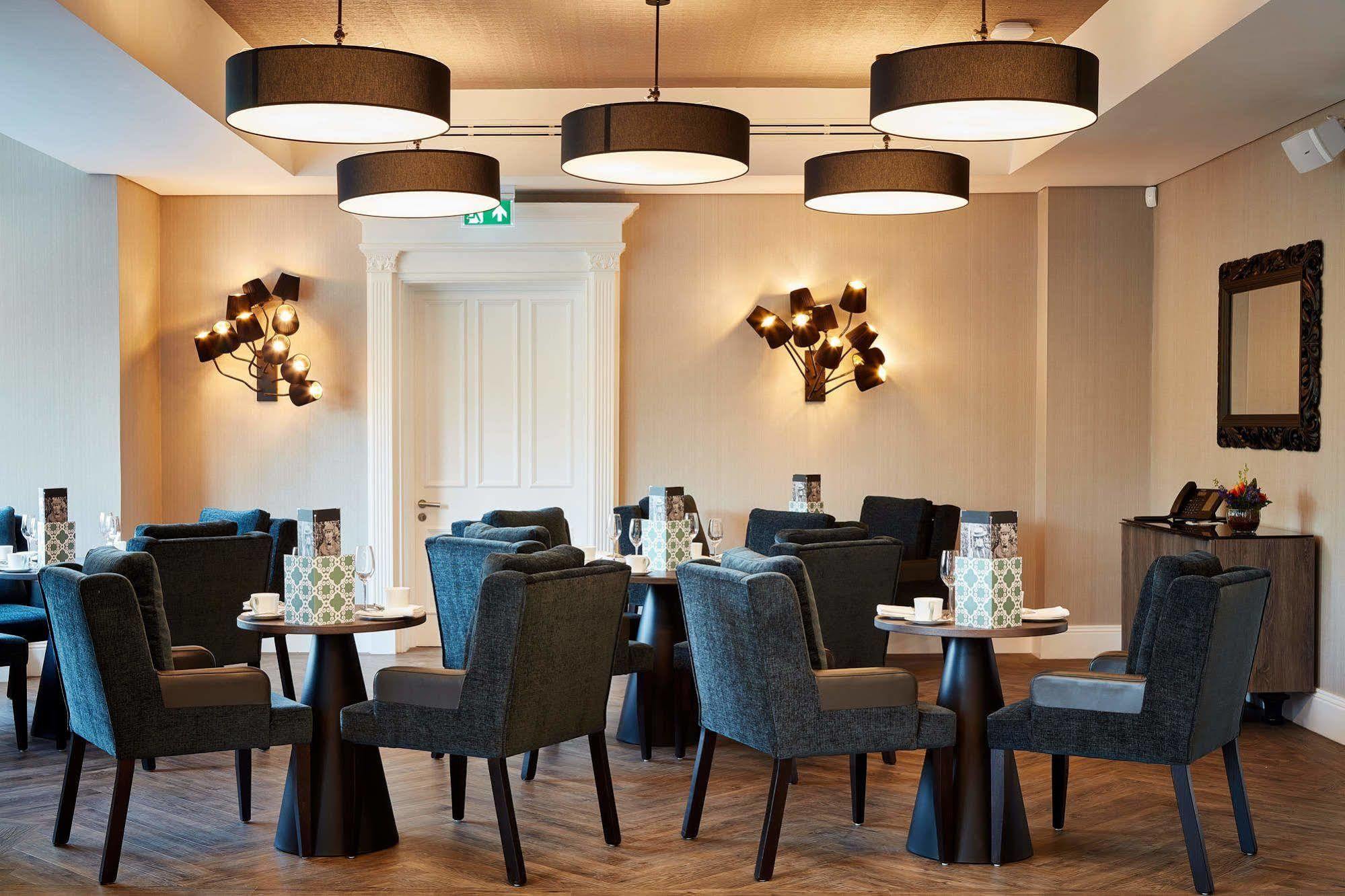 ออดเฟลโลว์ ออน เดอะ พาร์ค Hotel ชีเดิล ภายนอก รูปภาพ The restaurant at The Ivy Temple Row